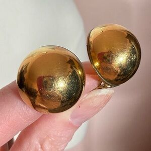 Vintage Winard Gold 1/20 12kt Dome Button Oversized Clip on earrings